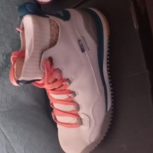 Women's North Face Urban boot tennis shoe.